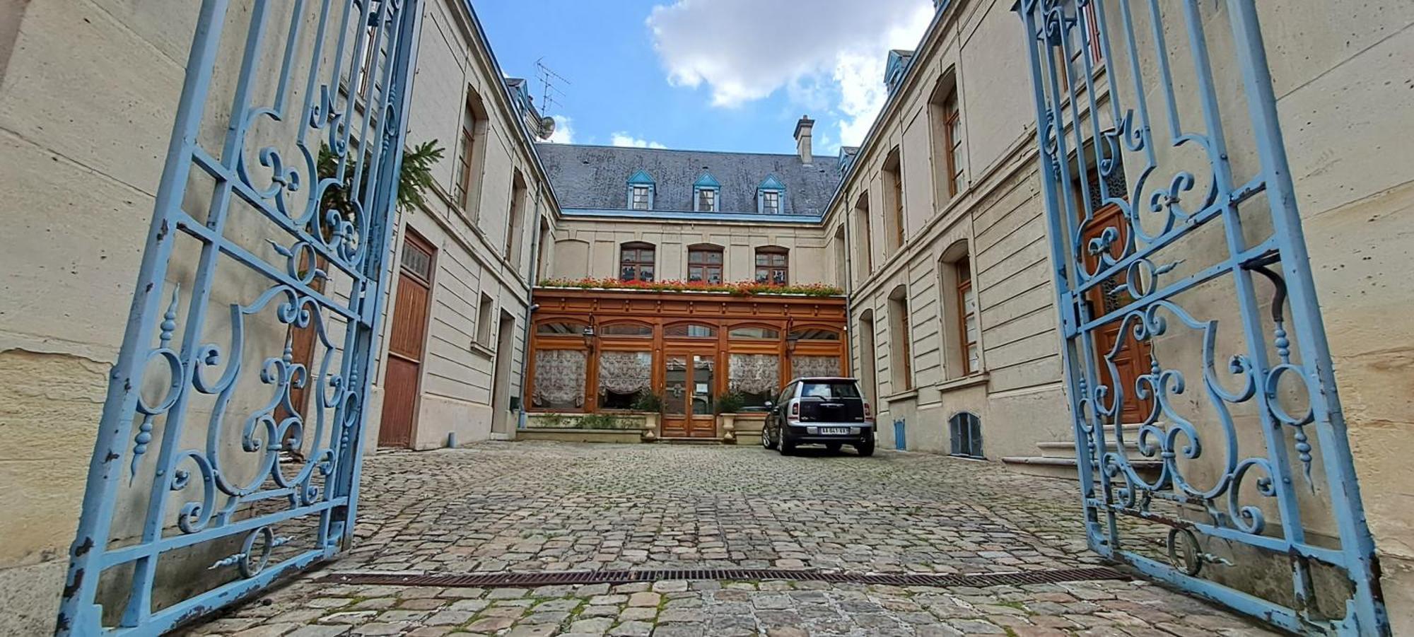 Hotel Particulier Des Canonniers Saint-Quentin  Buitenkant foto